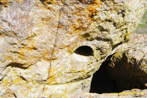 Sutter Buttes hole in rock.